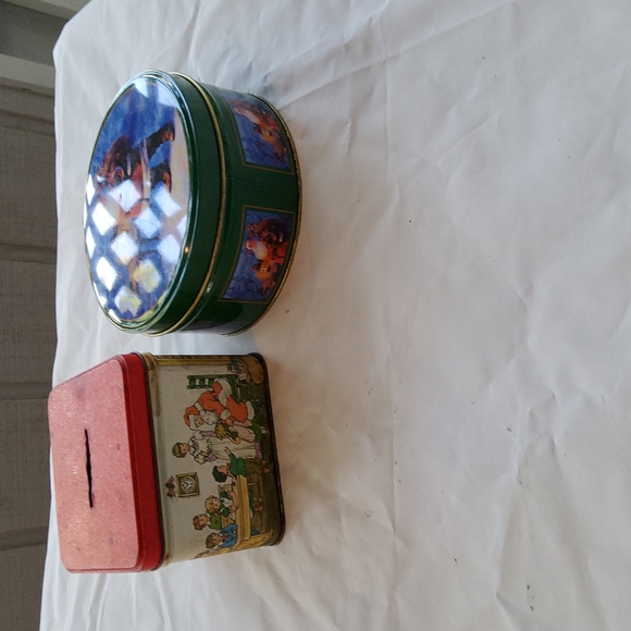 Old Cookie Tins - Picture 1 of 11